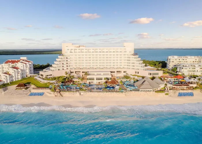 Hotels with pool Royal Solaris Cancun