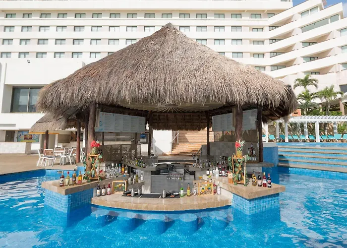 Hotels with pool Royal Solaris Cancun