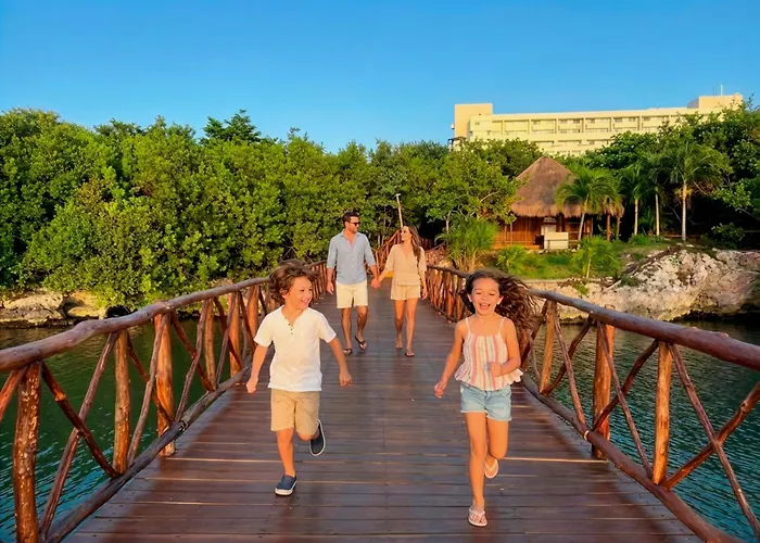 Hotels with pool Royal Solaris Cancun