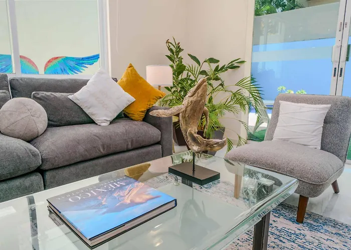 5 Bedroom Modern Villa With Private Pool - Great Location